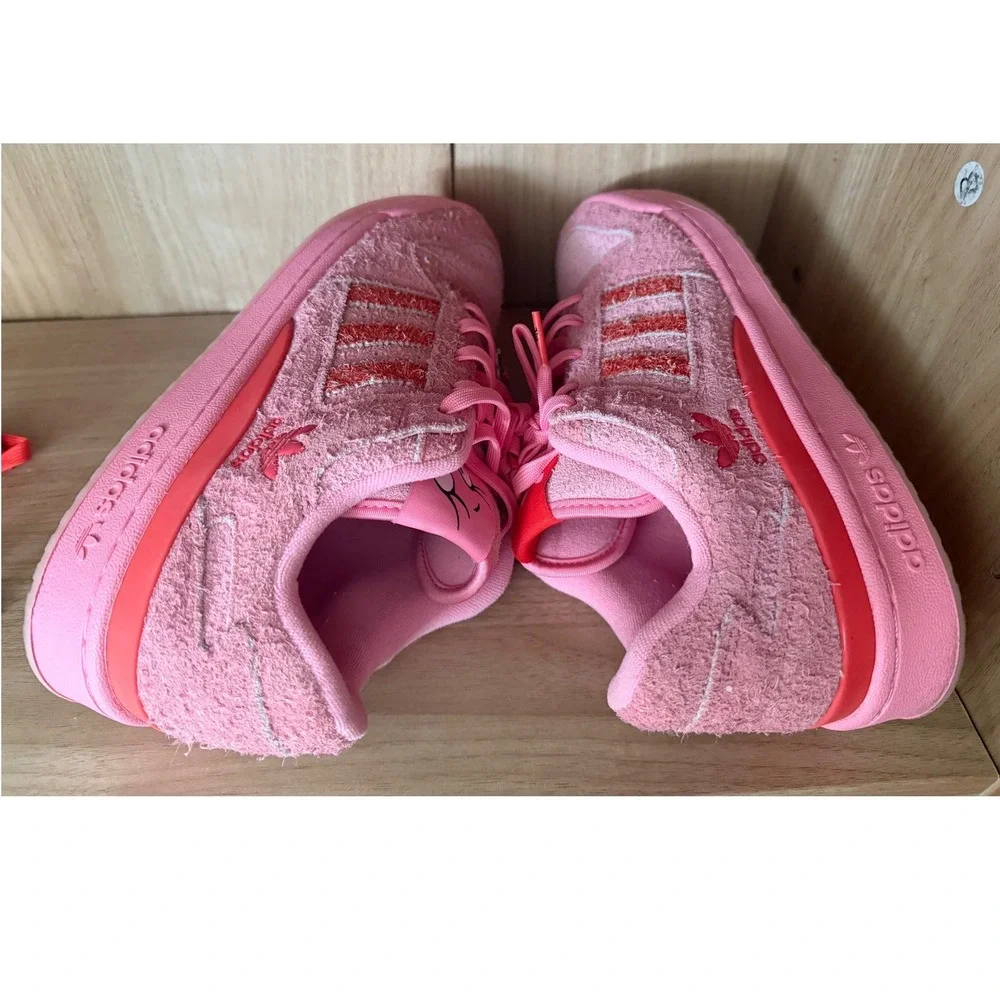 The Grinch - Cindy Lou Who sz 9  Adidas Forum Low Sneaker Suede Pink Christmas